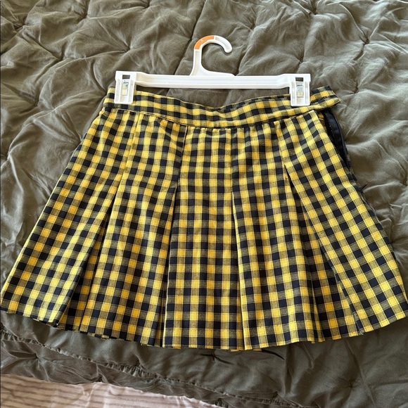 H&M Dresses & Skirts - H&M DIVIDED "Clueless" Yellow/Black Plaid Pleated Mini Skirt Size 2